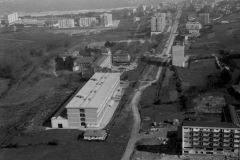 José Luis Araúna González.  Vista aérea de la  Avda. de los Castros con la E.T.S. de Ingenieros de Caminos, Canales y Puertos, 1971-1972, Fondo Joaquín y José Luis Araúna, Centro de Documentación de la Imagen de Santander, CDIS, Ayuntamiento de Santander.